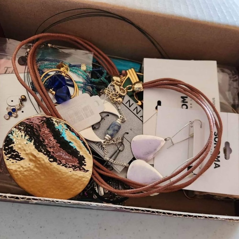 24pc Jewelry Bundle - Picture 2 of 8